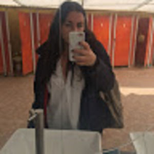 Meet your Posher, Caitlin